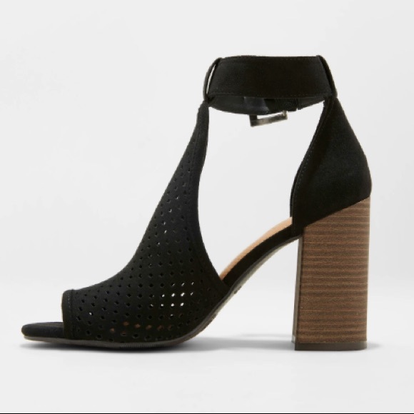 Microsuede Laser Cut Pump Sandals - Picture 2 of 3